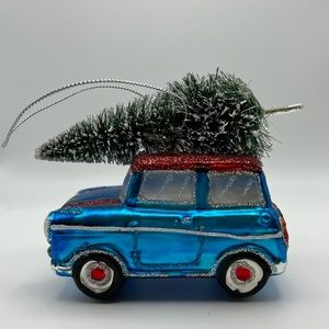 Car With Christmas tree On top